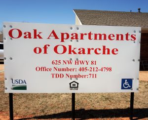 Oak Apartments of Okarche Sign