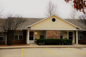 Apache Camp Apartments Building Exterior 3