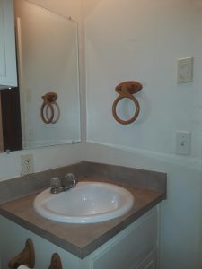 Pond Creek Apartments Bathroom